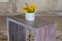 Cargar imagen en el visor de la galería, Mesa Auxiliar Luxe