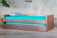 Cargar imagen en el visor de la galería, Cama Tarima Carmín Con Nicho 1.00m