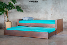 Cargar imagen en el visor de la galería, Cama Tarima Carmín Con Nicho 1.00m