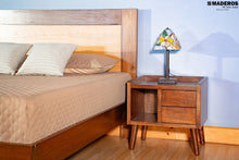 Cargar imagen en el visor de la galería, Cama Orquídea de 1.60m