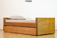 Cargar imagen en el visor de la galería, Cama Tarima Carmín Con Nicho 1.00m