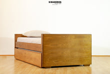 Cargar imagen en el visor de la galería, Cama Tarima Carmín Con Nicho 1.00m