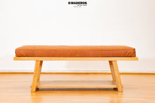 Cargar imagen en el visor de la galería, Puff Zapatero Ibérica