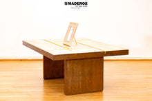 Cargar imagen en el visor de la galería, Mesa de Centro Ferreira