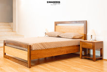 Cargar imagen en el visor de la galería, Cama Venecia de 1.40m