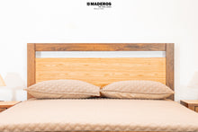 Cargar imagen en el visor de la galería, Cama Venecia de 1.40m