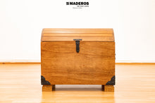 Cargar imagen en el visor de la galería, Baúl Curvo Orión