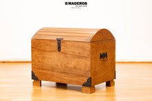 Cargar imagen en el visor de la galería, Baúl Curvo Orión