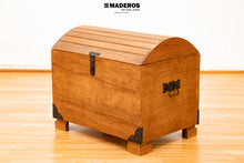 Cargar imagen en el visor de la galería, Baúl Curvo Orión