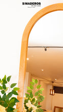 Cargar imagen en el visor de la galería, Espejo De Pie Lirios Natural
