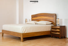 Cargar imagen en el visor de la galería, Cama Gardenia de 2.00m