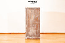 Cargar imagen en el visor de la galería, Mueble de TV Clásica