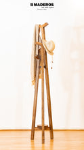 Cargar imagen en el visor de la galería, Perchero De Pie Style