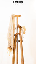 Cargar imagen en el visor de la galería, Perchero De Pie Style