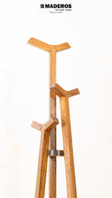 Cargar imagen en el visor de la galería, Perchero De Pie Style