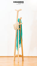 Cargar imagen en el visor de la galería, Perchero De Pie Style Natural