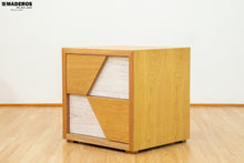 Cargar imagen en el visor de la galería, Mesa De Noche Tropical