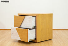 Cargar imagen en el visor de la galería, Mesa De Noche Tropical