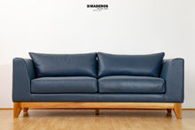 Cargar imagen en el visor de la galería, Sofá De Cuero Armani