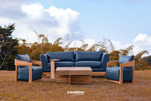 Cargar imagen en el visor de la galería, Sofá De Cuero Armani