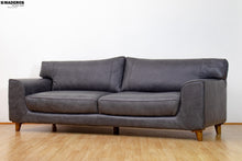 Cargar imagen en el visor de la galería, Sofá De Cuero De La Prada