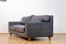 Cargar imagen en el visor de la galería, Sofá De Cuero De La Prada
