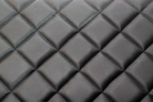 Cargar imagen en el visor de la galería, Sofá De Cuero Inglés