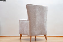 Cargar imagen en el visor de la galería, Poltrona Mambe con puff