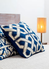 Cargar imagen en el visor de la galería, Cojín Lana Kashmir