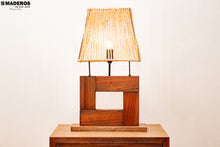 Cargar imagen en el visor de la galería, Lampara De Mesa Gardenia
