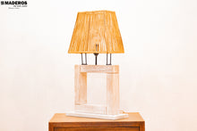 Cargar imagen en el visor de la galería, Lampara De Mesa Orquídea
