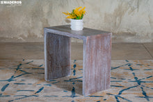 Cargar imagen en el visor de la galería, Mesa Auxiliar Luxe
