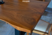 Cargar imagen en el visor de la galería, Comedor Rodaja Samán
