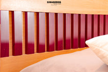 Cargar imagen en el visor de la galería, Cama África Nazareno de 1.60m

