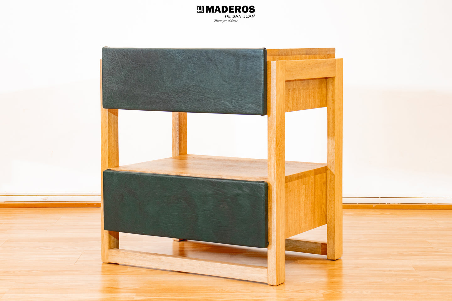 Mesa De Noche Andes Cuero